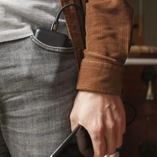 ultra-compact-10000mah-power-bank-france (1).webp