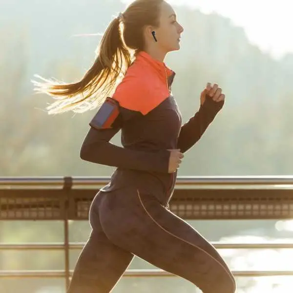 ecouteurs-true-wireless-stereo-bluetooth-blanc-et-rose (1).webp