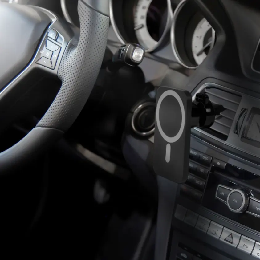 support-voiture-magnetique-et-chargeur-sans-fil (3).webp