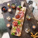 maxi-planche-aperitive-en-acacia (1).webp