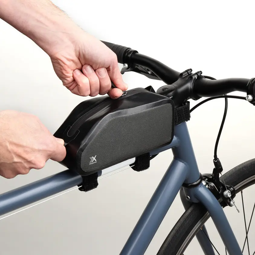 sacoche-de-cadre-impermeable (3).webp