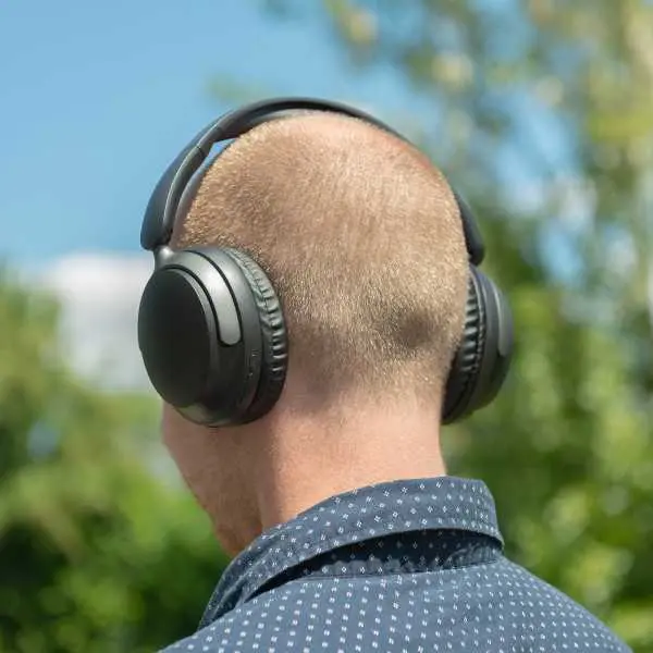 casque-sans-fil-bluetooth (4).webp