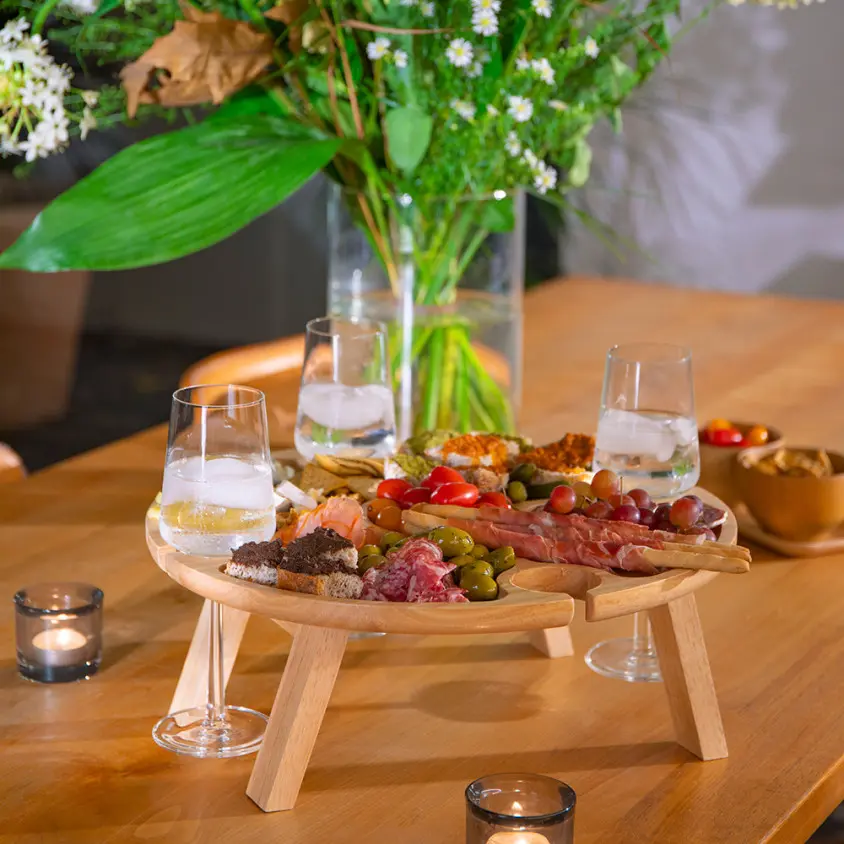 plateau-aperitif-avec-pieds (2).webp