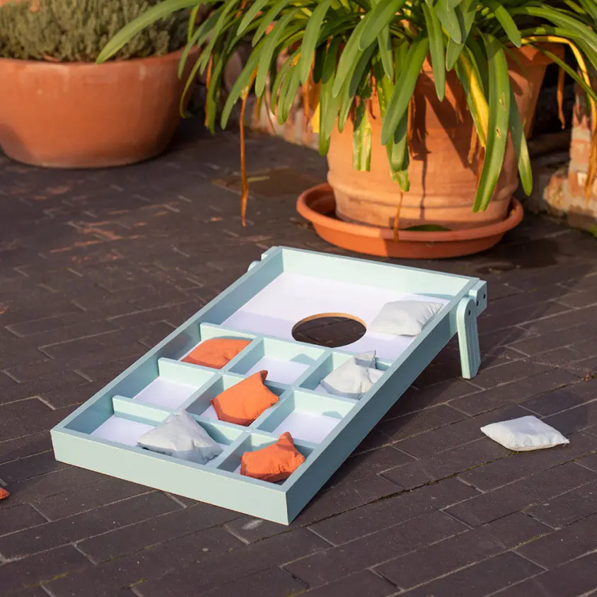 jeu-2-en-1-lancer-de-sacs-et-morpion (4).webp